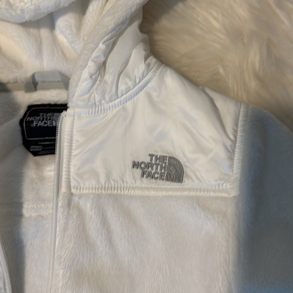 Women’s brand new XS hooded Osito Northface jacket in white! - Picture 2 of 5